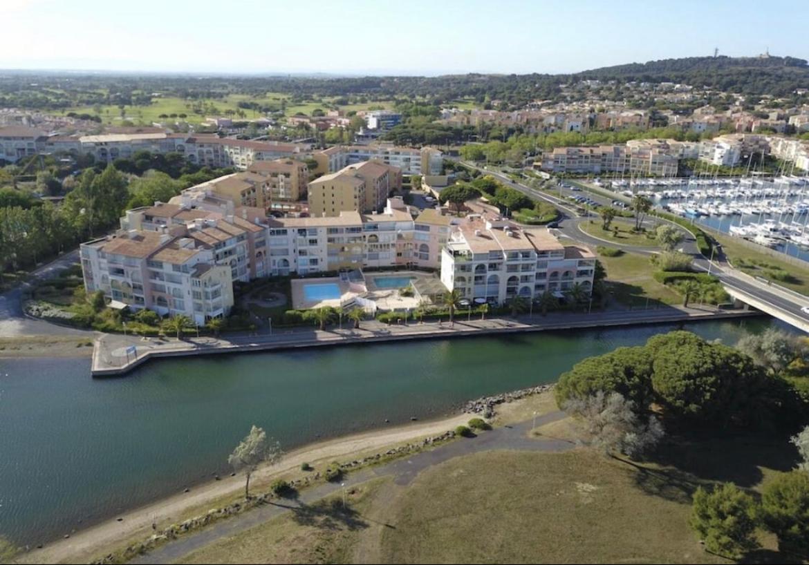Apartment Richelieu Poolside Retreat: Beachfront For Six